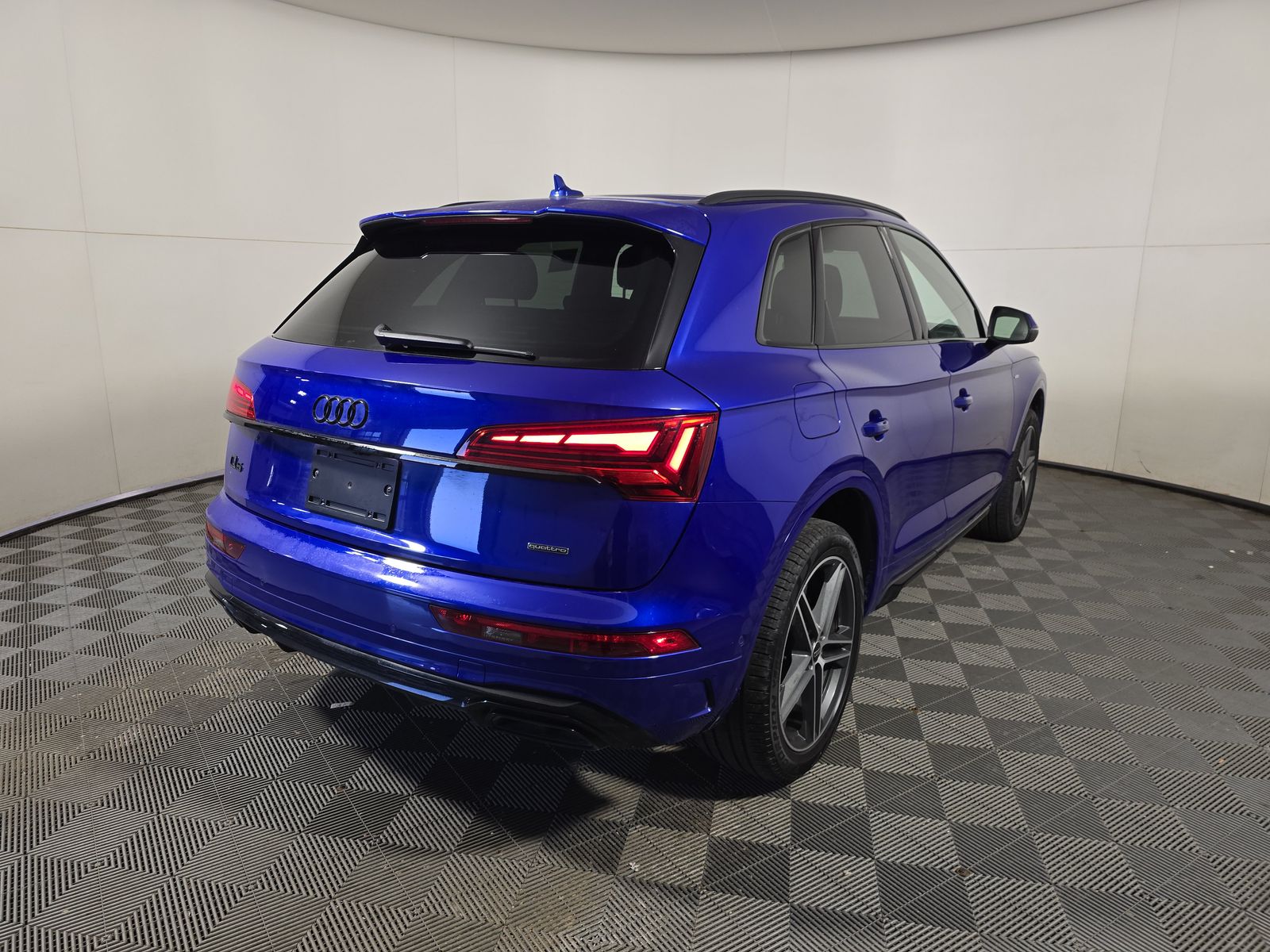 2024 Audi Q5 e Plug-In Hybrid S line Prestige AWD