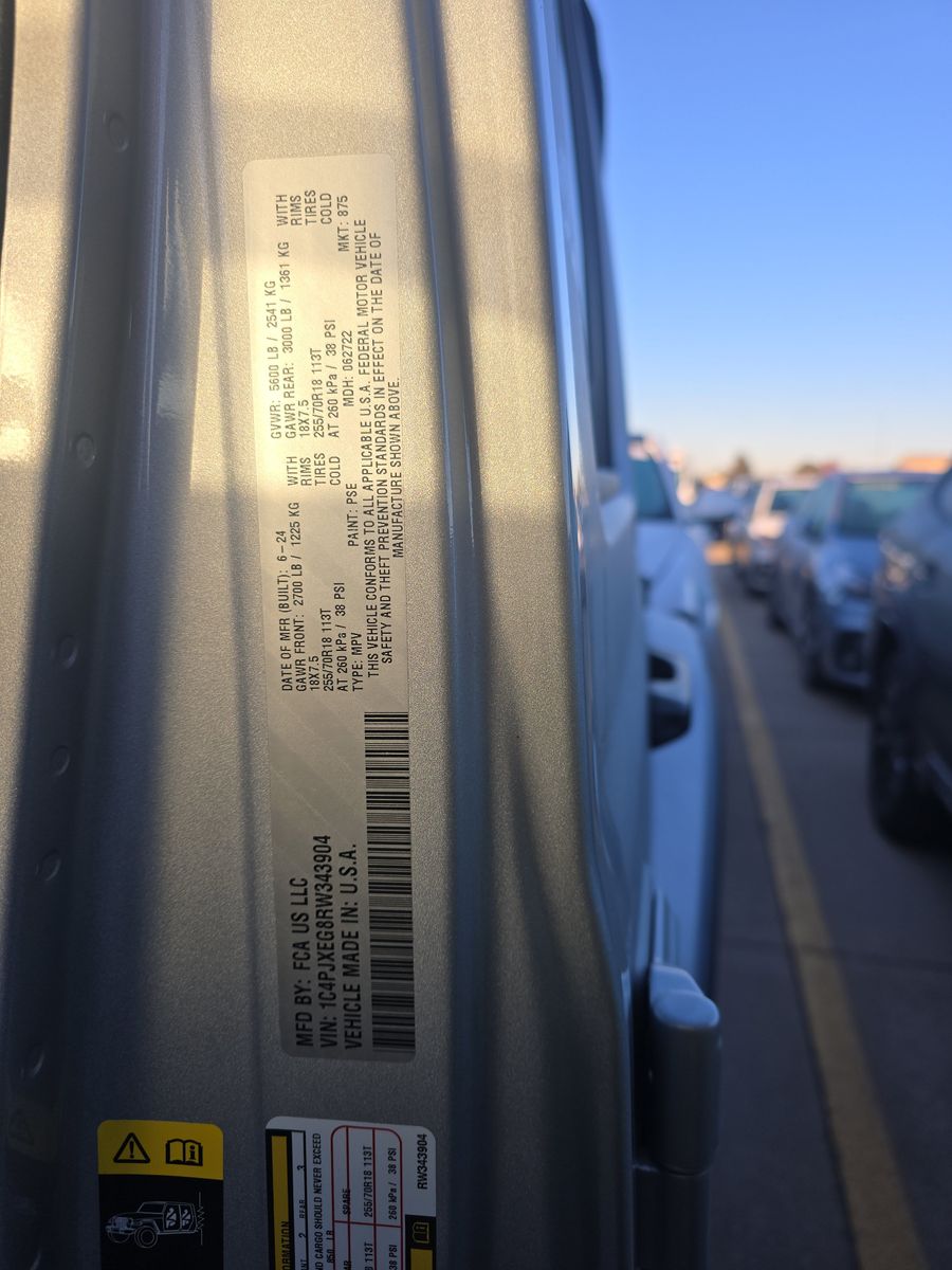 2024 Jeep Wrangler Sahara AWD