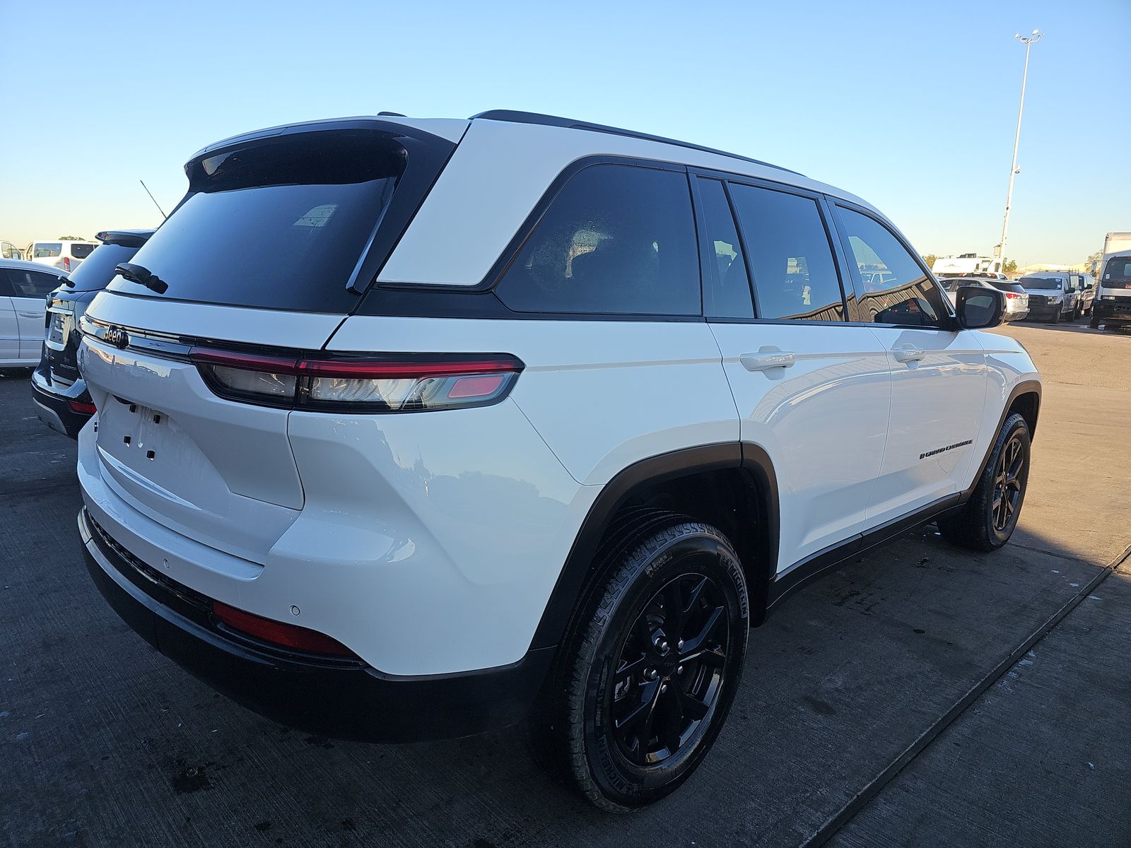 2024 Jeep Grand Cherokee Altitude AWD