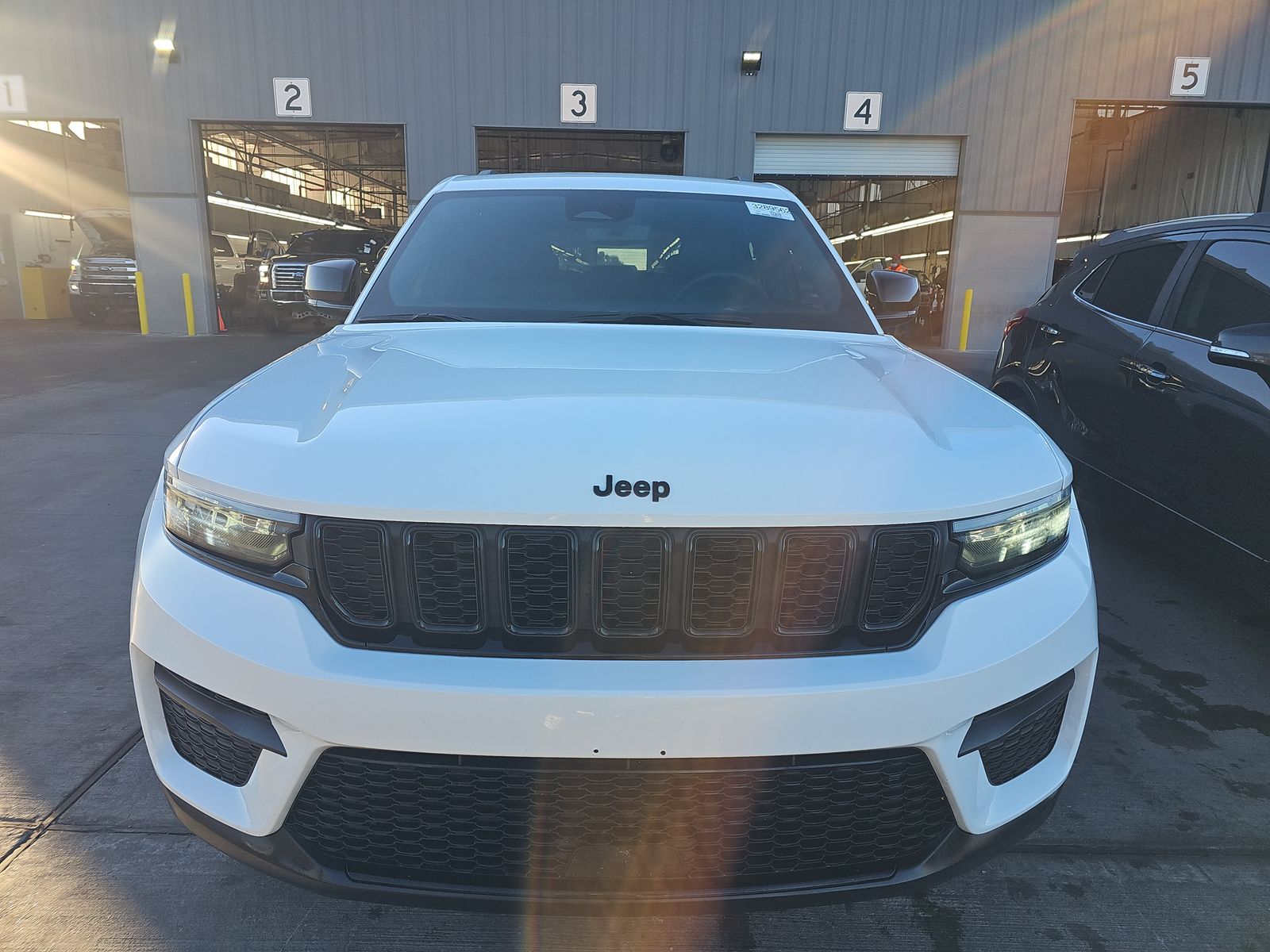 2024 Jeep Grand Cherokee Altitude AWD