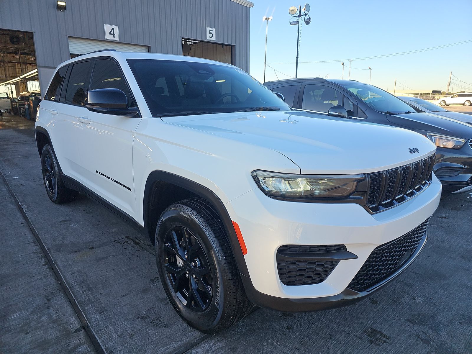 2024 Jeep Grand Cherokee Altitude AWD