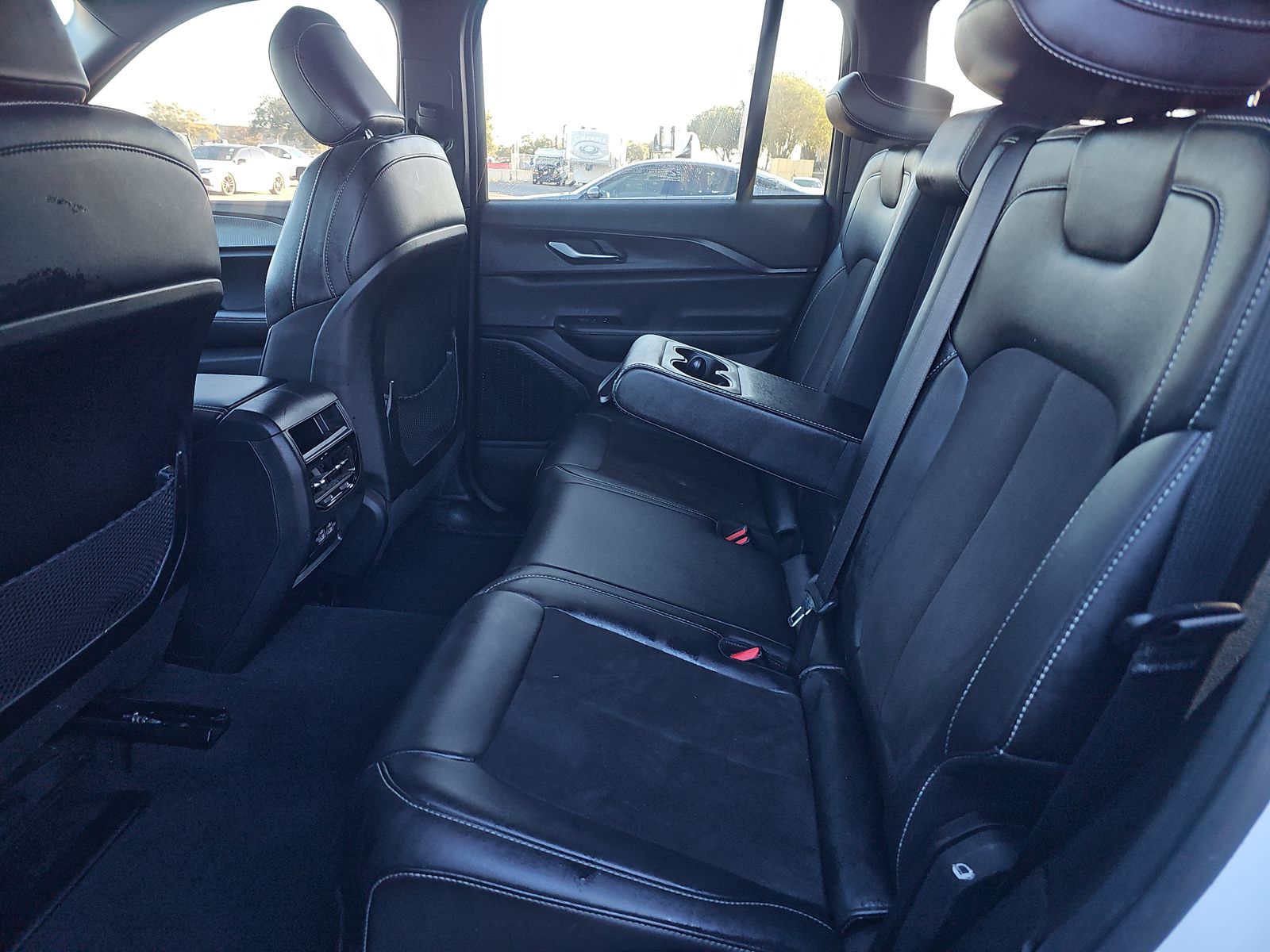 2024 Jeep Grand Cherokee Altitude AWD