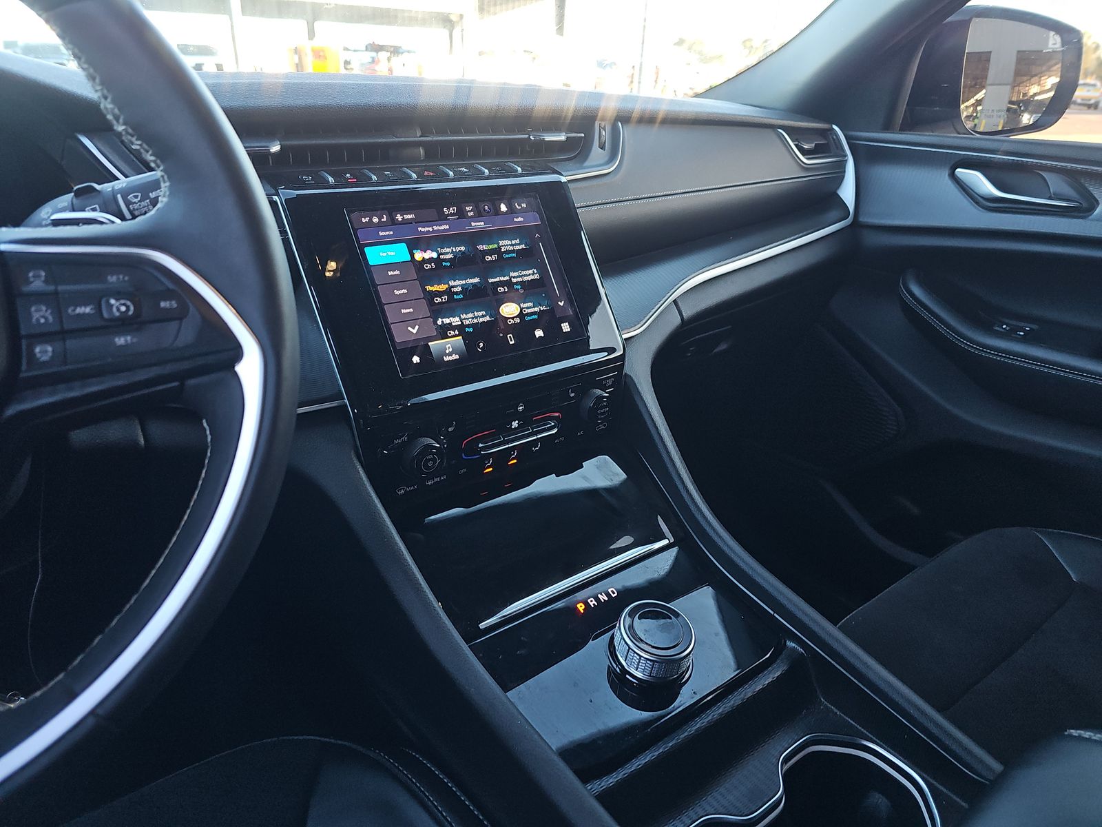 2024 Jeep Grand Cherokee Altitude AWD