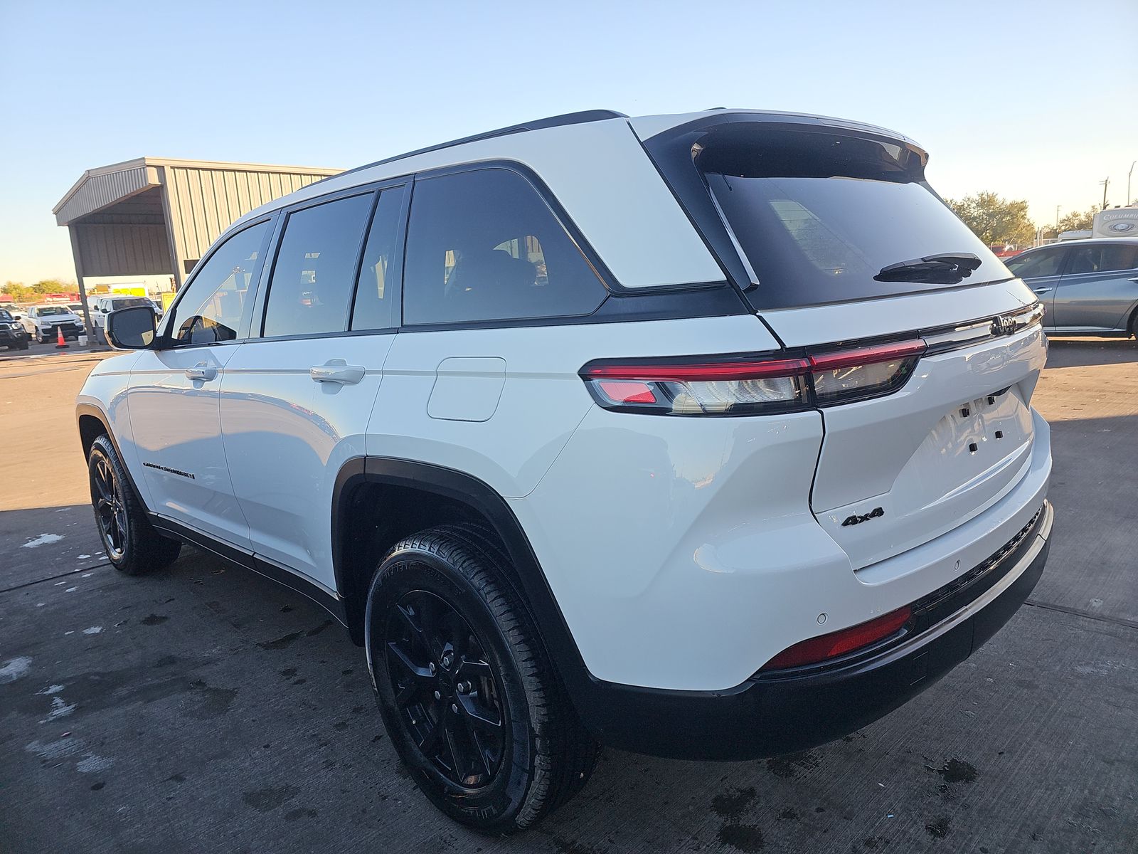 2024 Jeep Grand Cherokee Altitude AWD