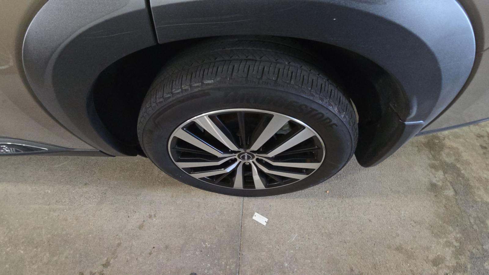 2023 Nissan Pathfinder Platinum AWD