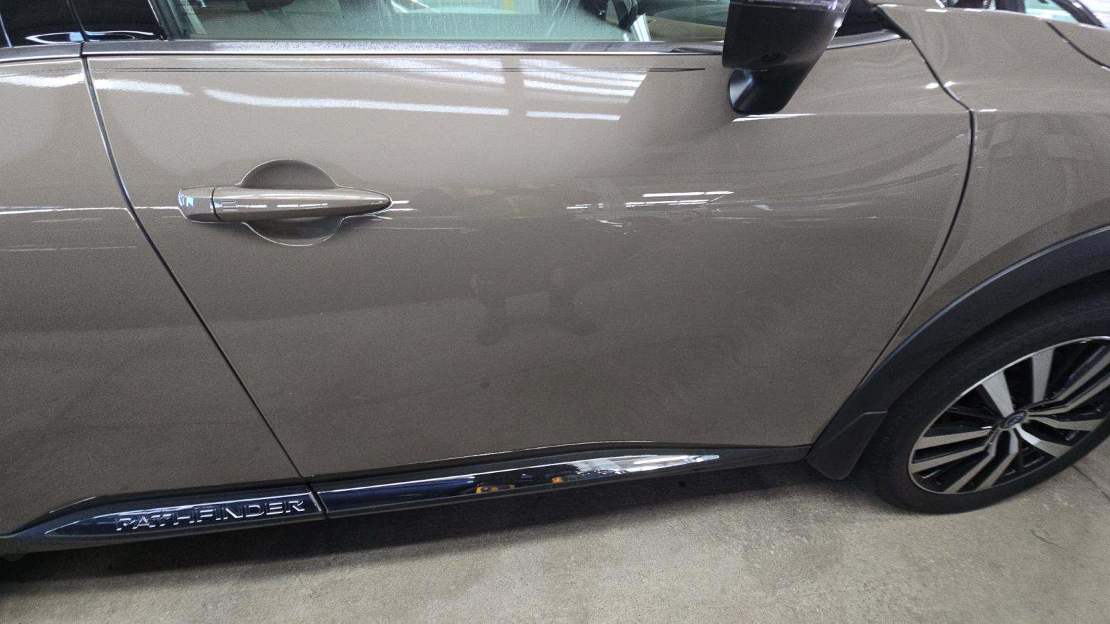 2023 Nissan Pathfinder Platinum AWD