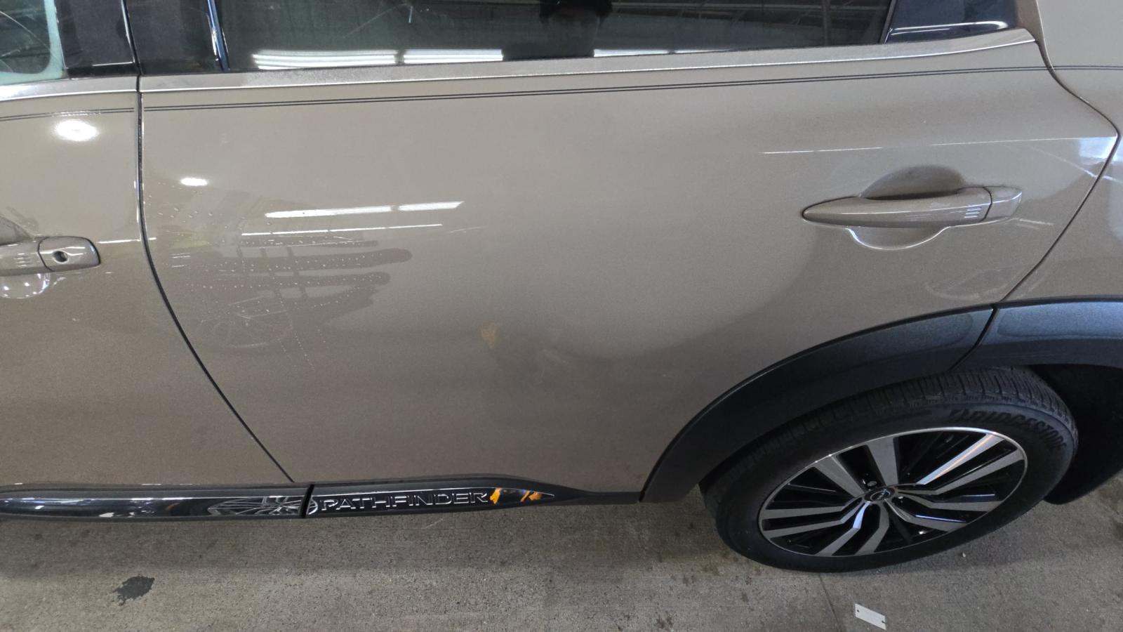 2023 Nissan Pathfinder Platinum AWD