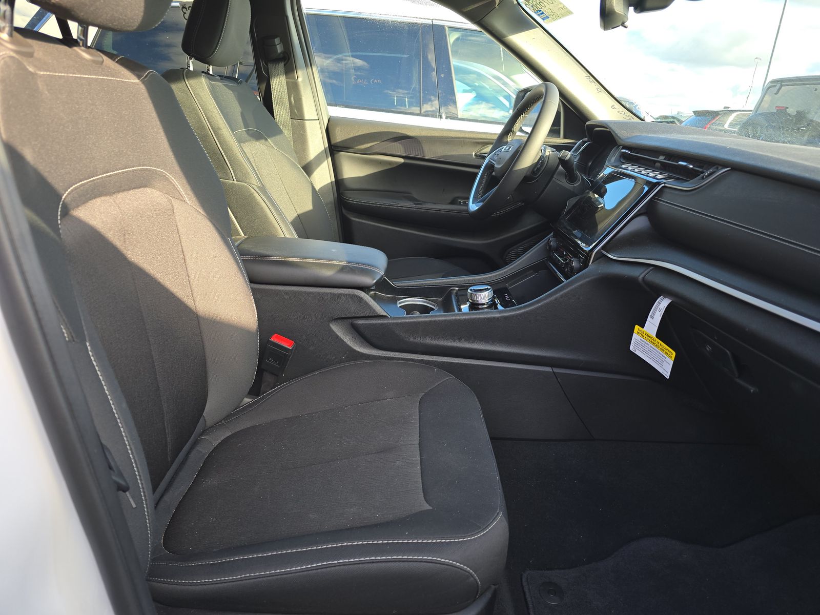 2024 Jeep Grand Cherokee Laredo AWD