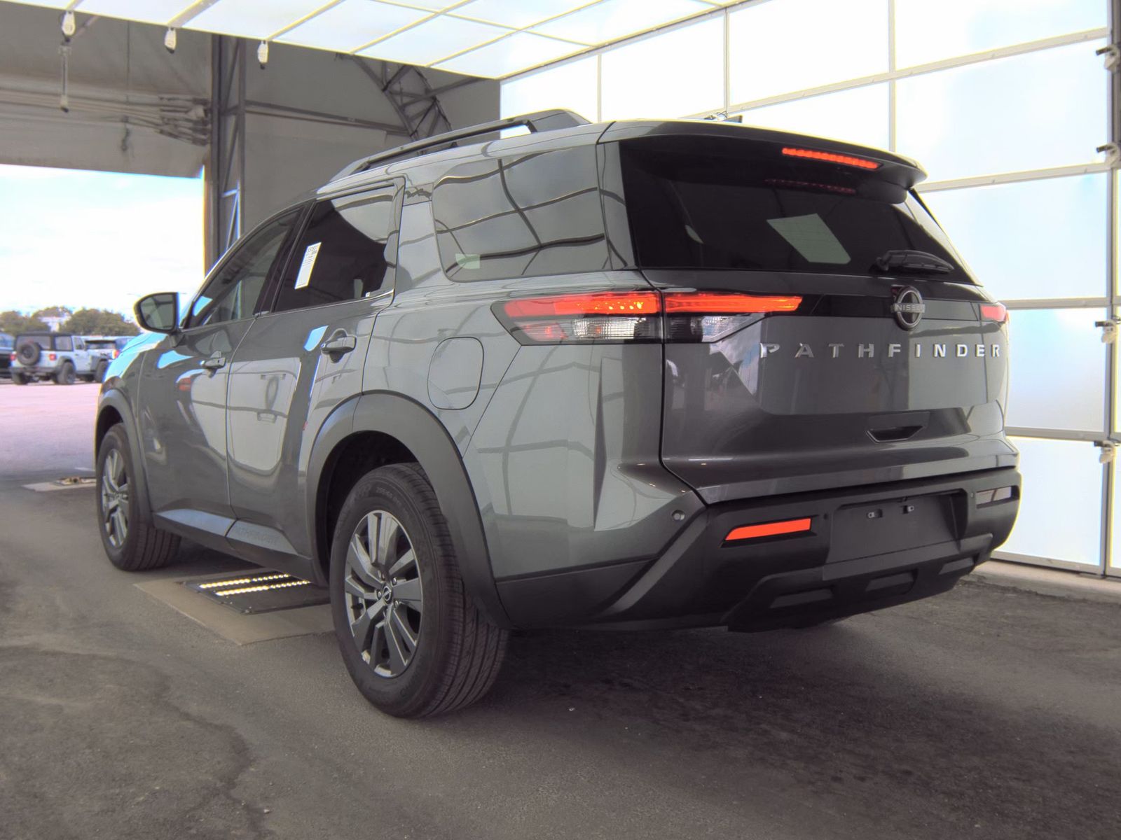 2025 Nissan Pathfinder SV FWD