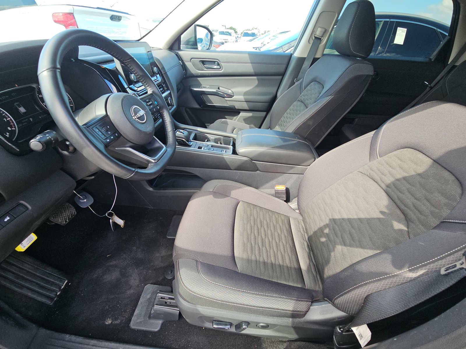 2025 Nissan Pathfinder SV FWD