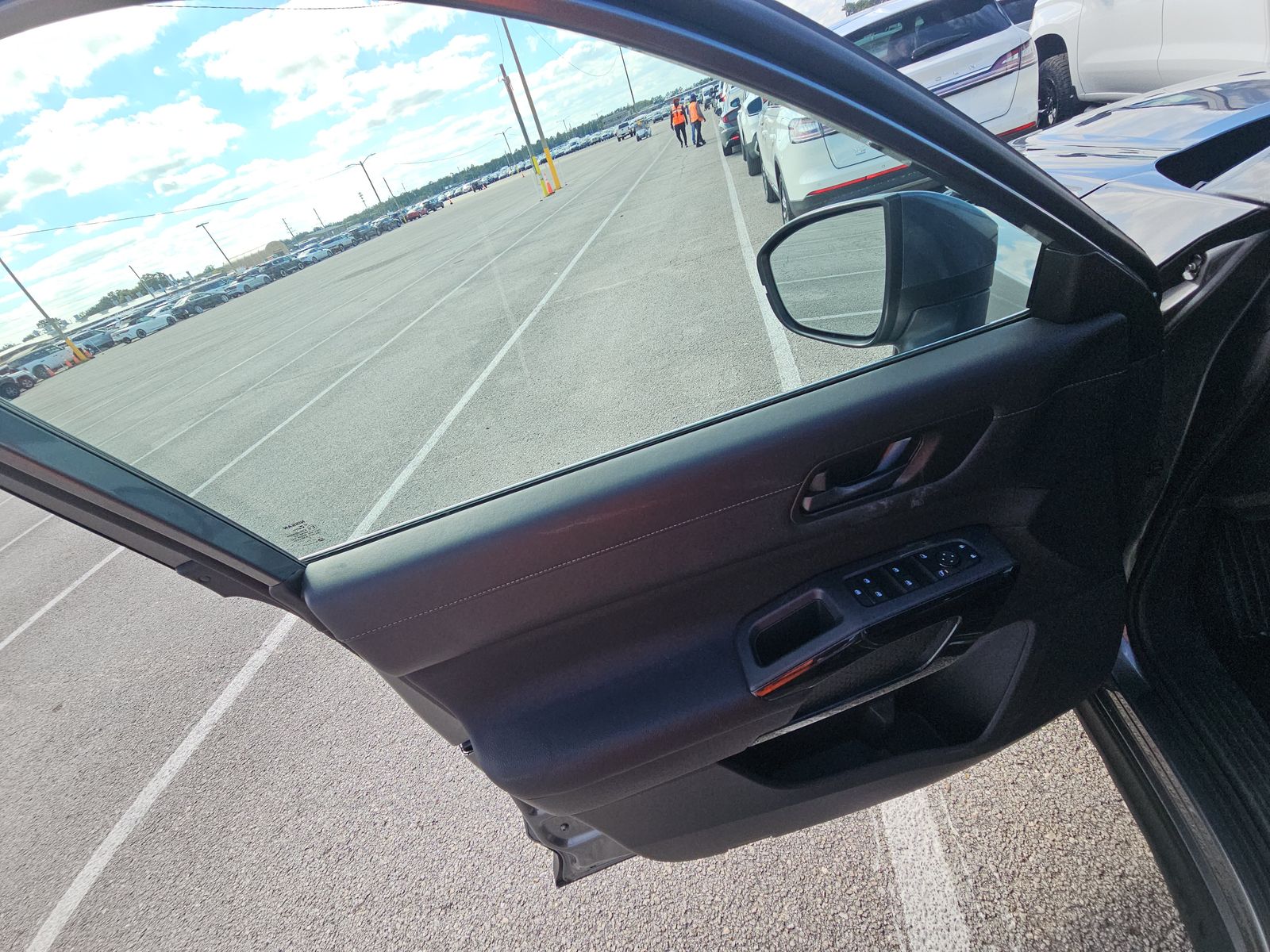 2025 Nissan Pathfinder SV FWD