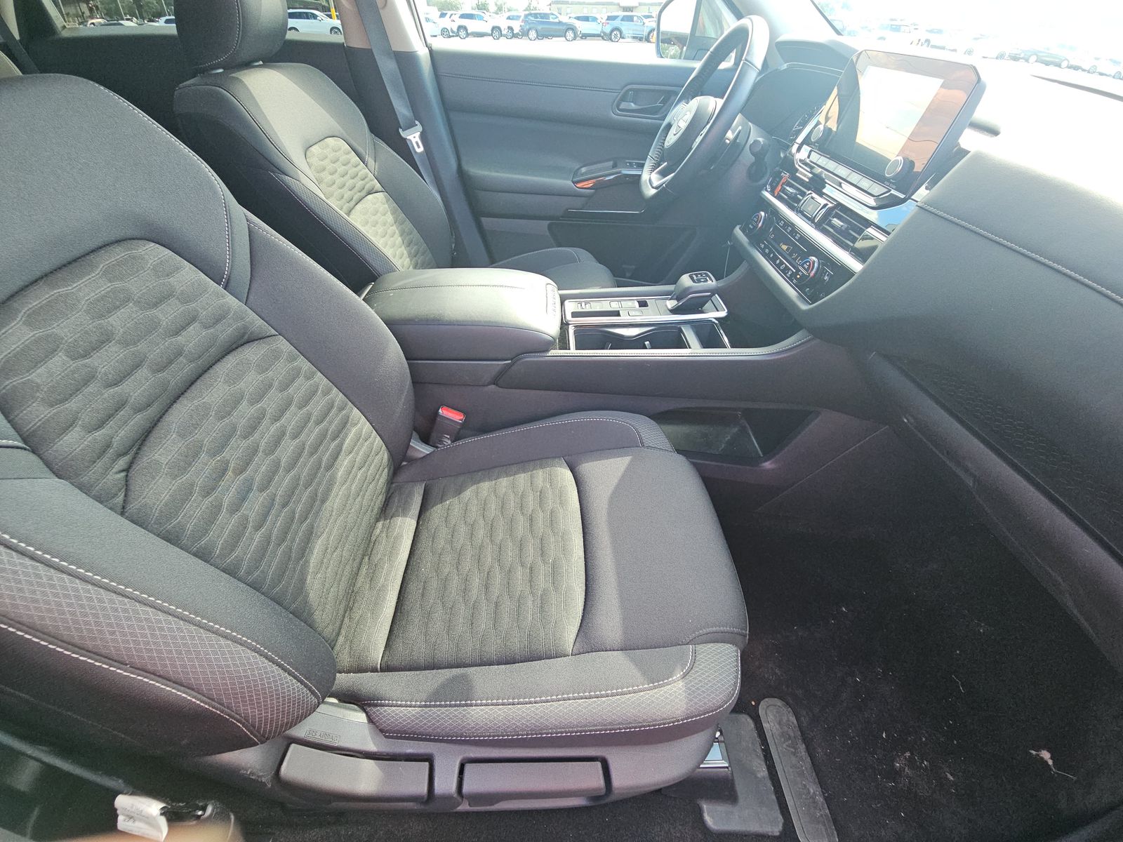 2025 Nissan Pathfinder SV FWD