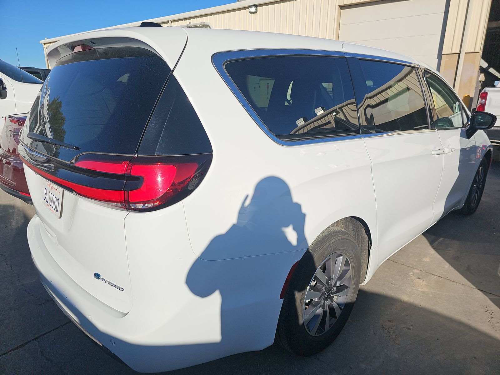 2024 Chrysler Pacifica Hybrid Select FWD