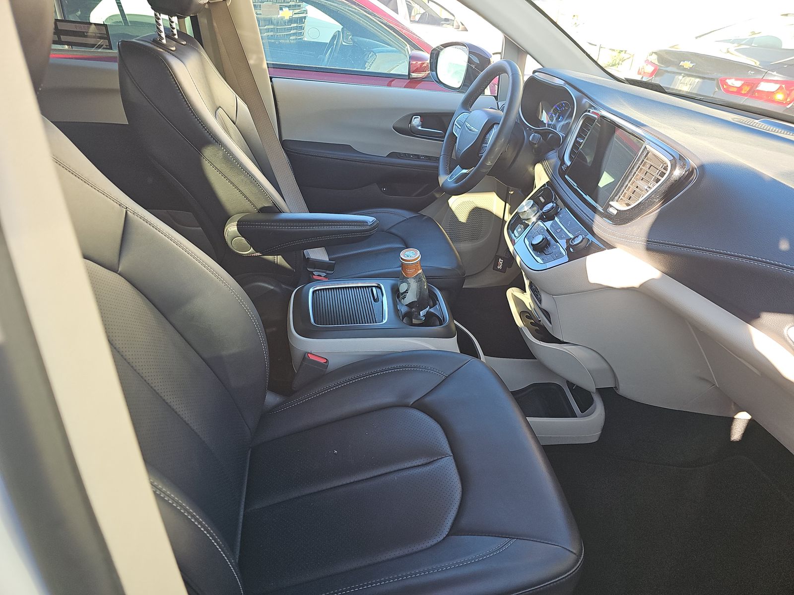 2024 Chrysler Pacifica Hybrid Select FWD