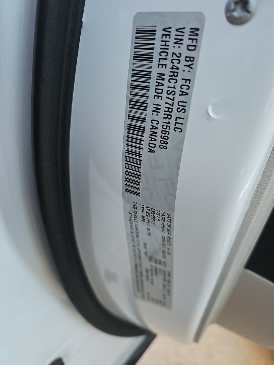 2024 Chrysler Pacifica Hybrid Select FWD