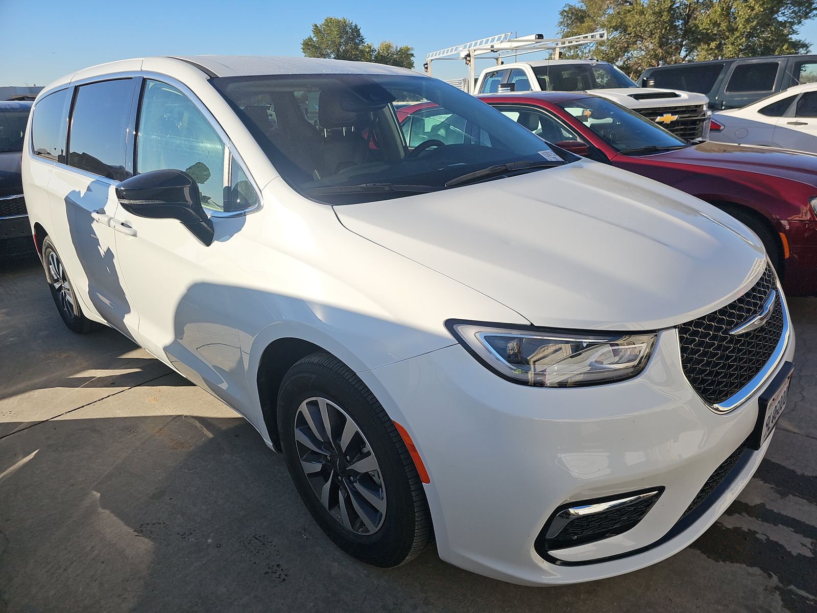 2024 Chrysler Pacifica Hybrid Select FWD