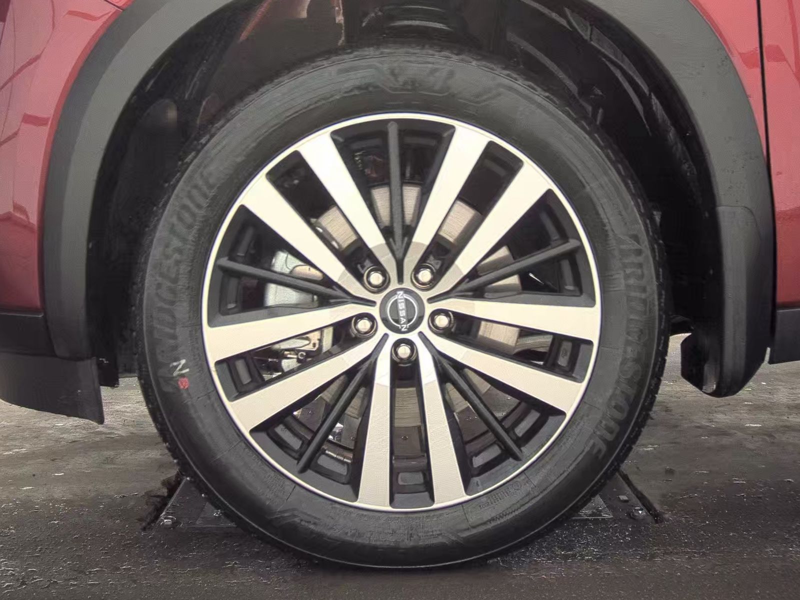 2025 Nissan Pathfinder Platinum FWD