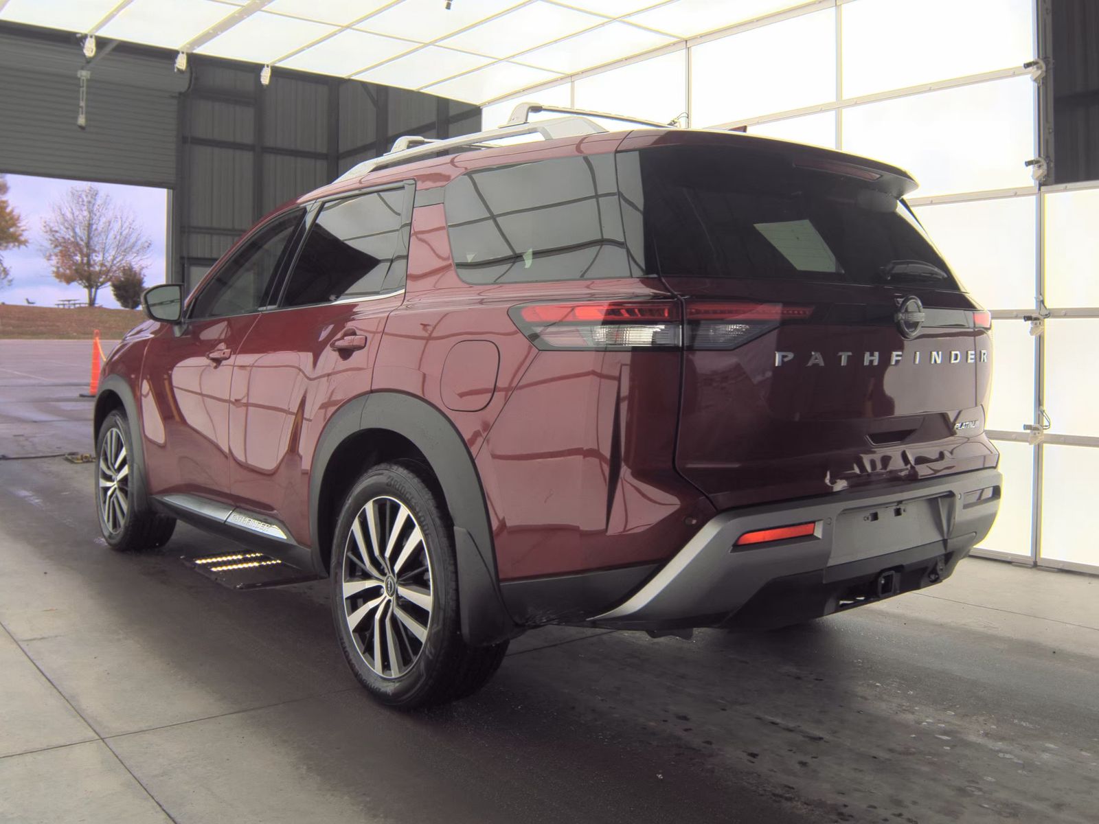 2025 Nissan Pathfinder Platinum FWD