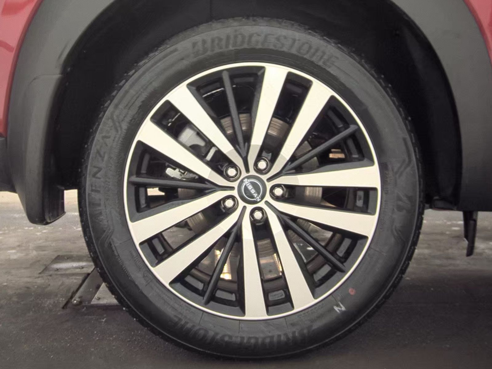 2025 Nissan Pathfinder Platinum FWD