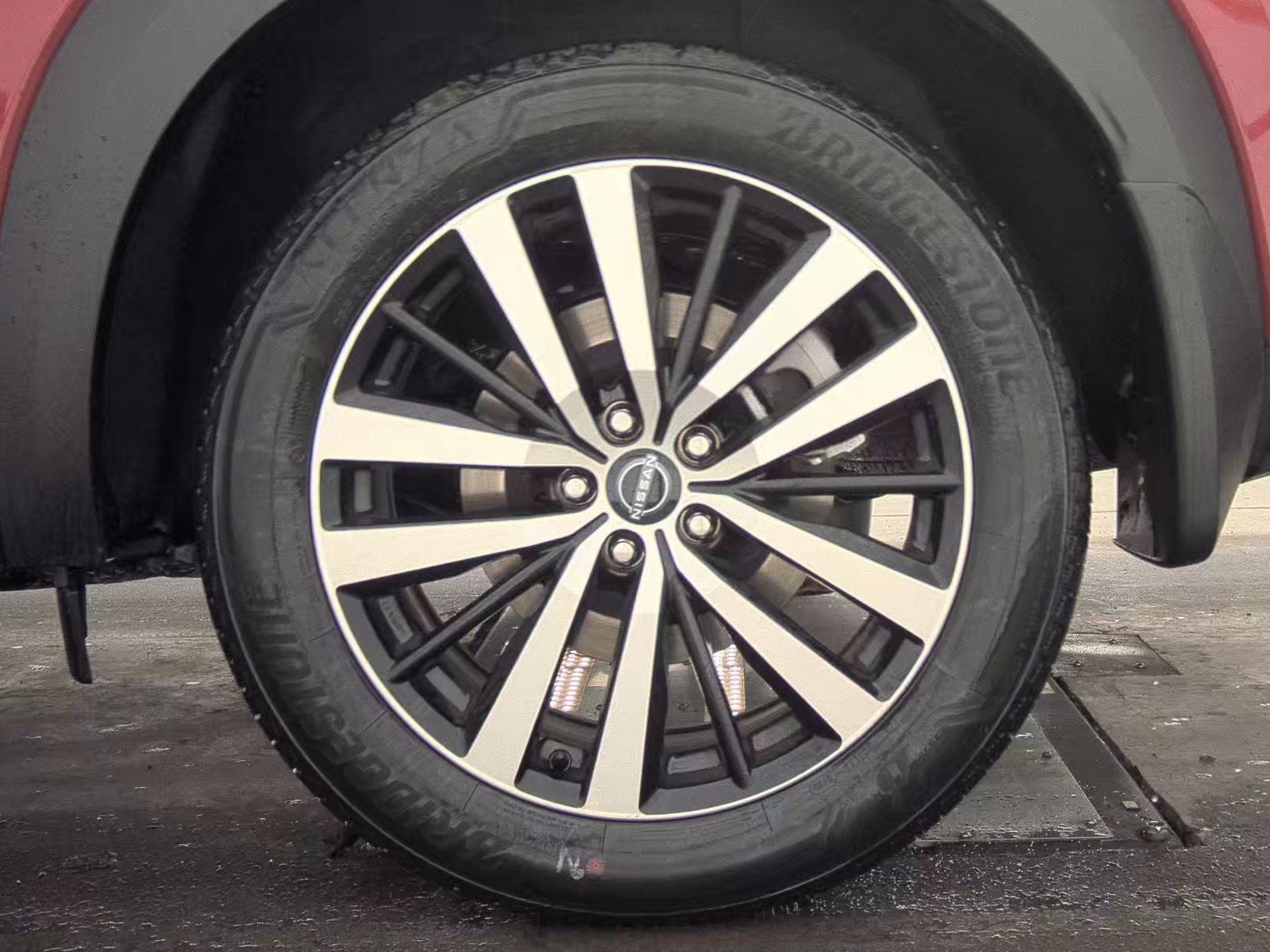 2025 Nissan Pathfinder Platinum FWD