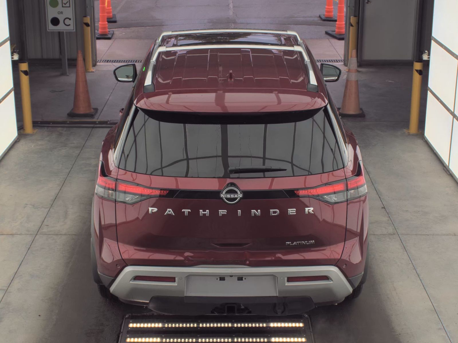 2025 Nissan Pathfinder Platinum FWD