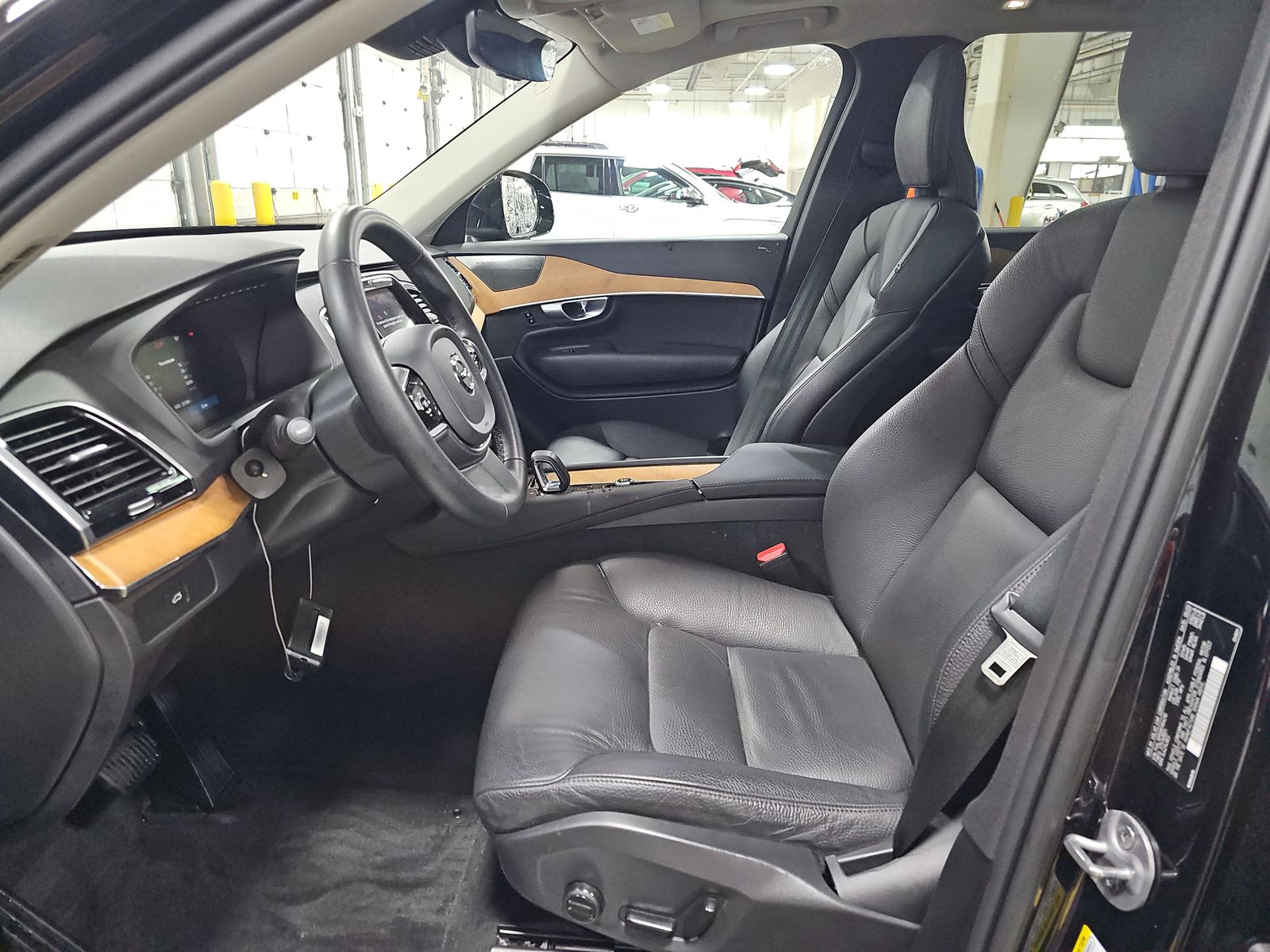 2024 Volvo XC90 B5 Plus AWD