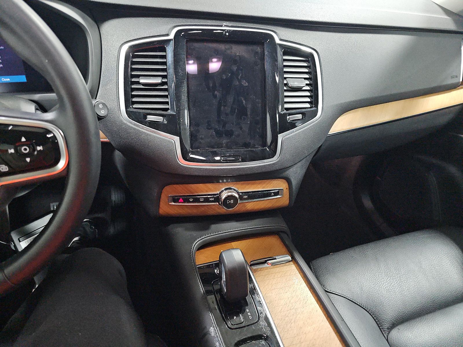 2024 Volvo XC90 B5 Plus AWD