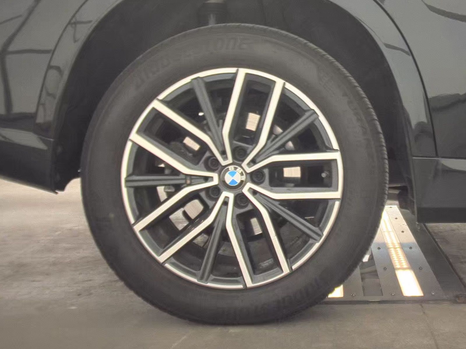 2025 BMW X1 xDrive28i AWD