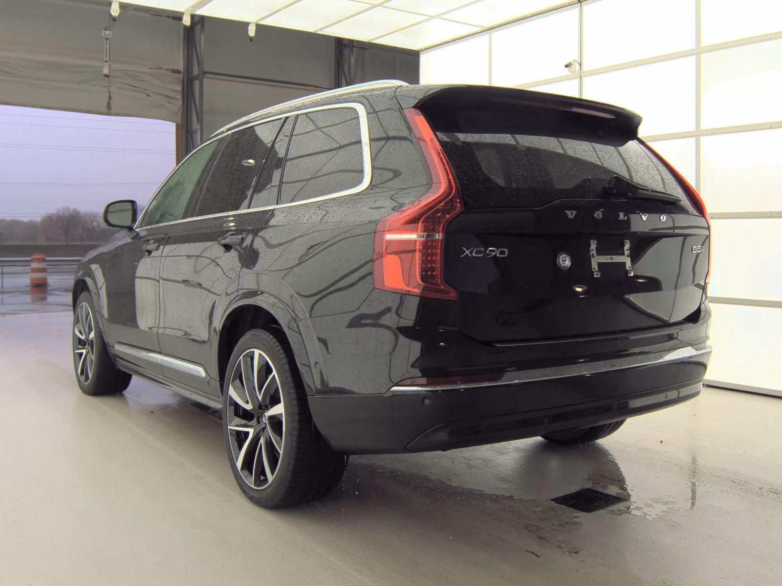 2024 Volvo XC90 B5 Plus AWD