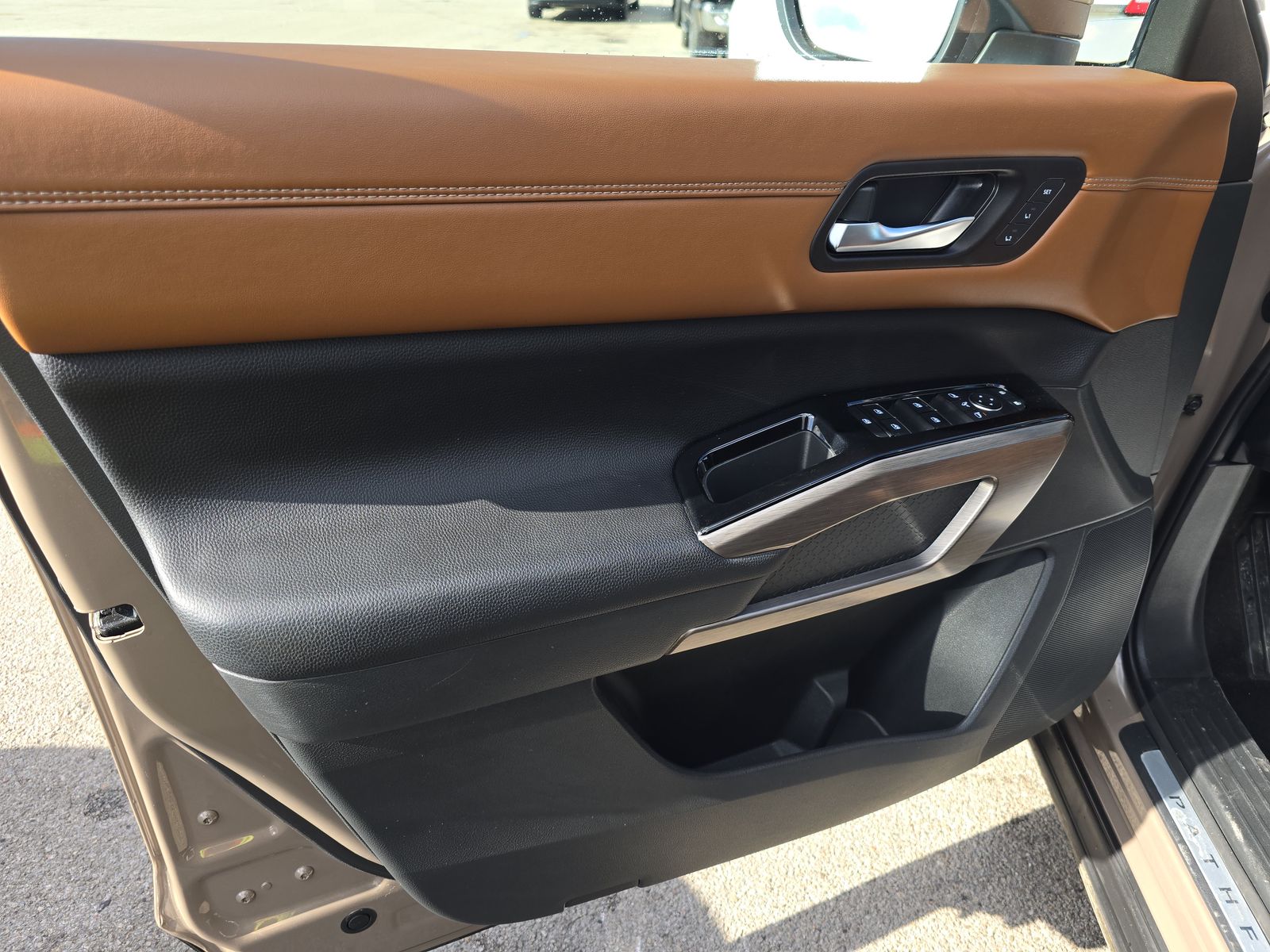 2023 Nissan Pathfinder Platinum AWD