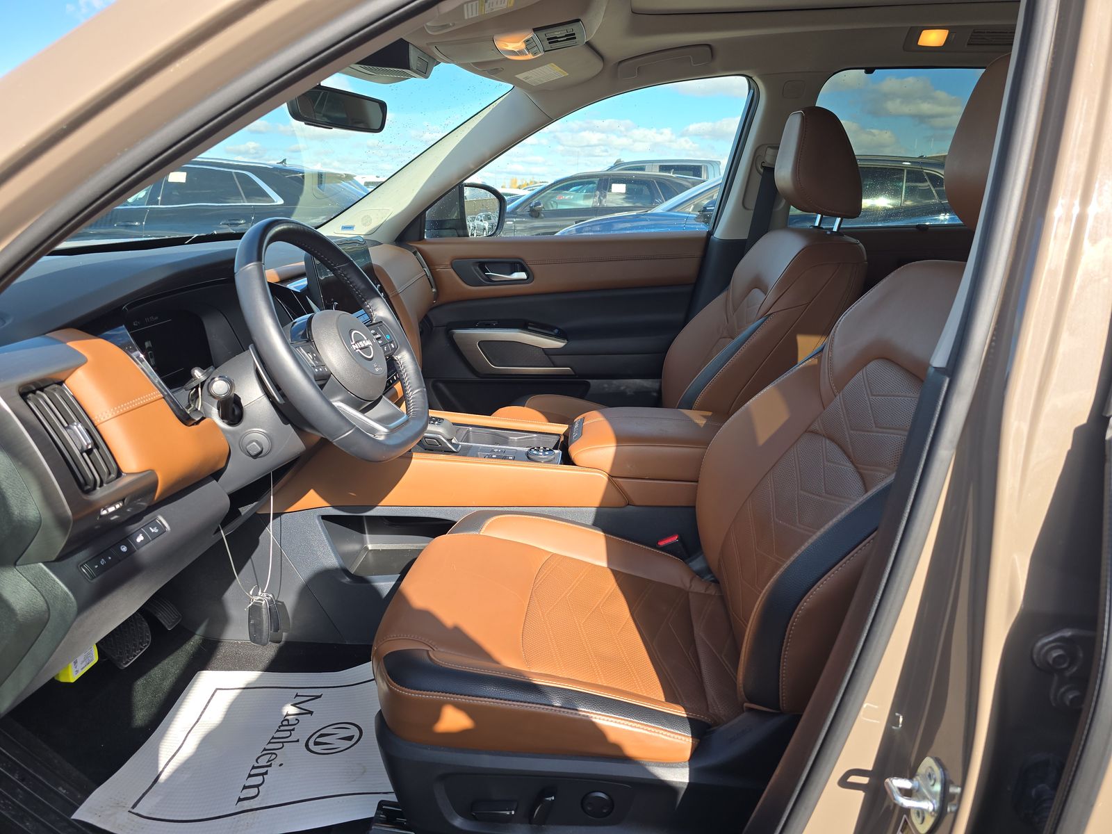 2023 Nissan Pathfinder Platinum AWD