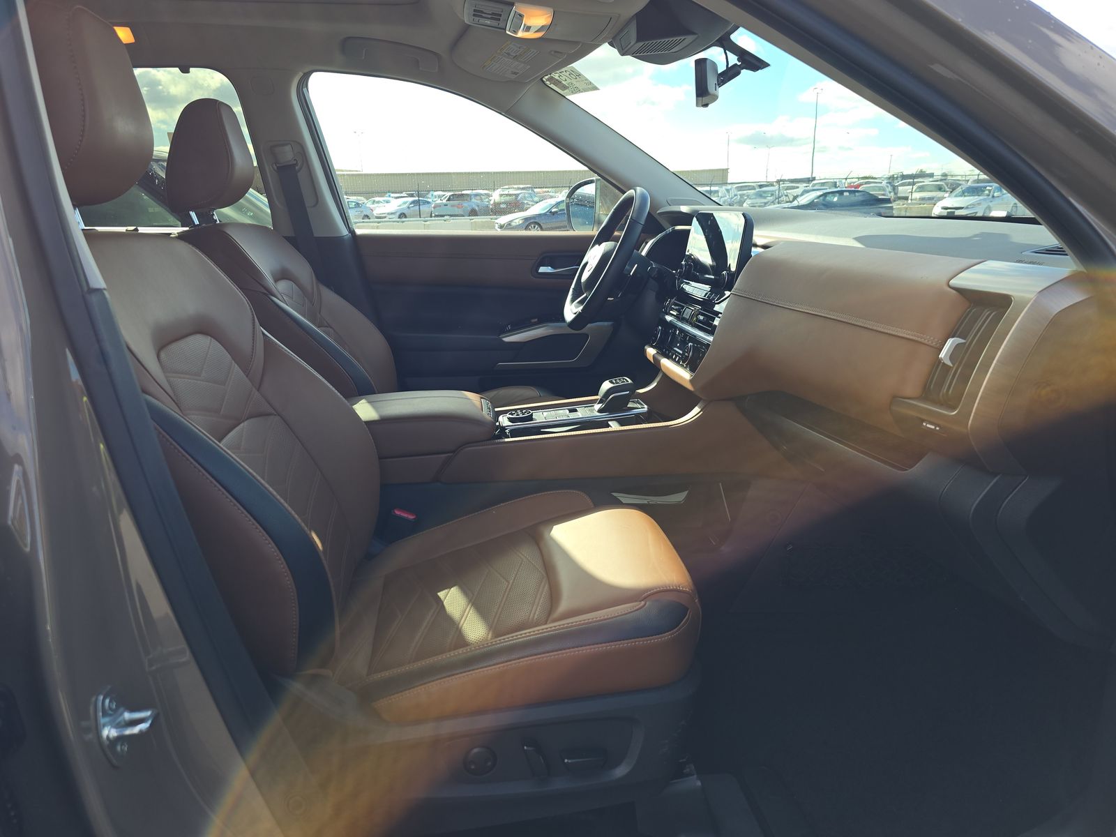 2023 Nissan Pathfinder Platinum AWD