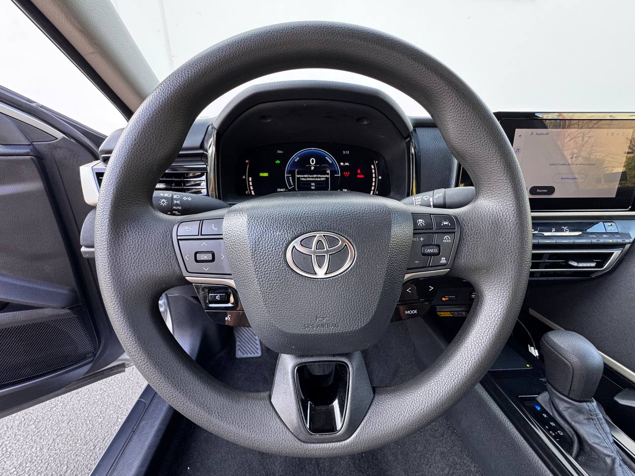 2025 Toyota Camry LE FWD