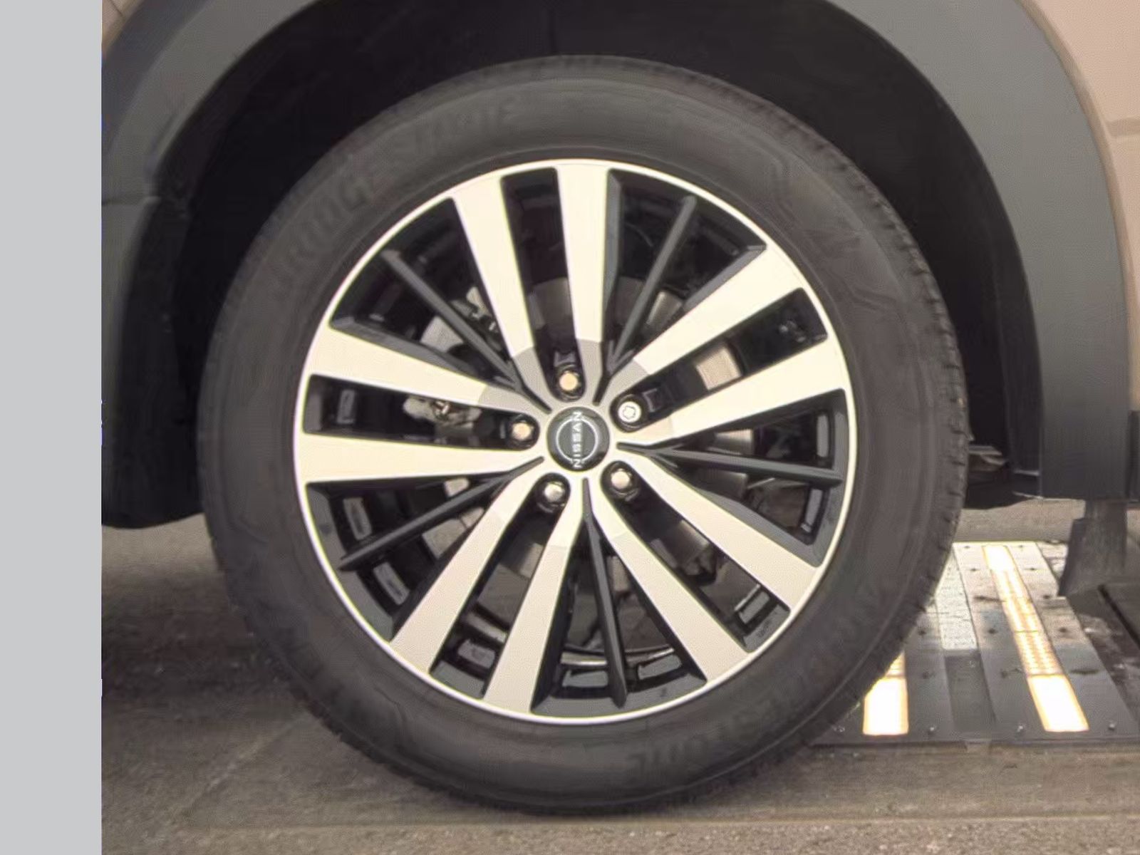 2023 Nissan Pathfinder Platinum AWD