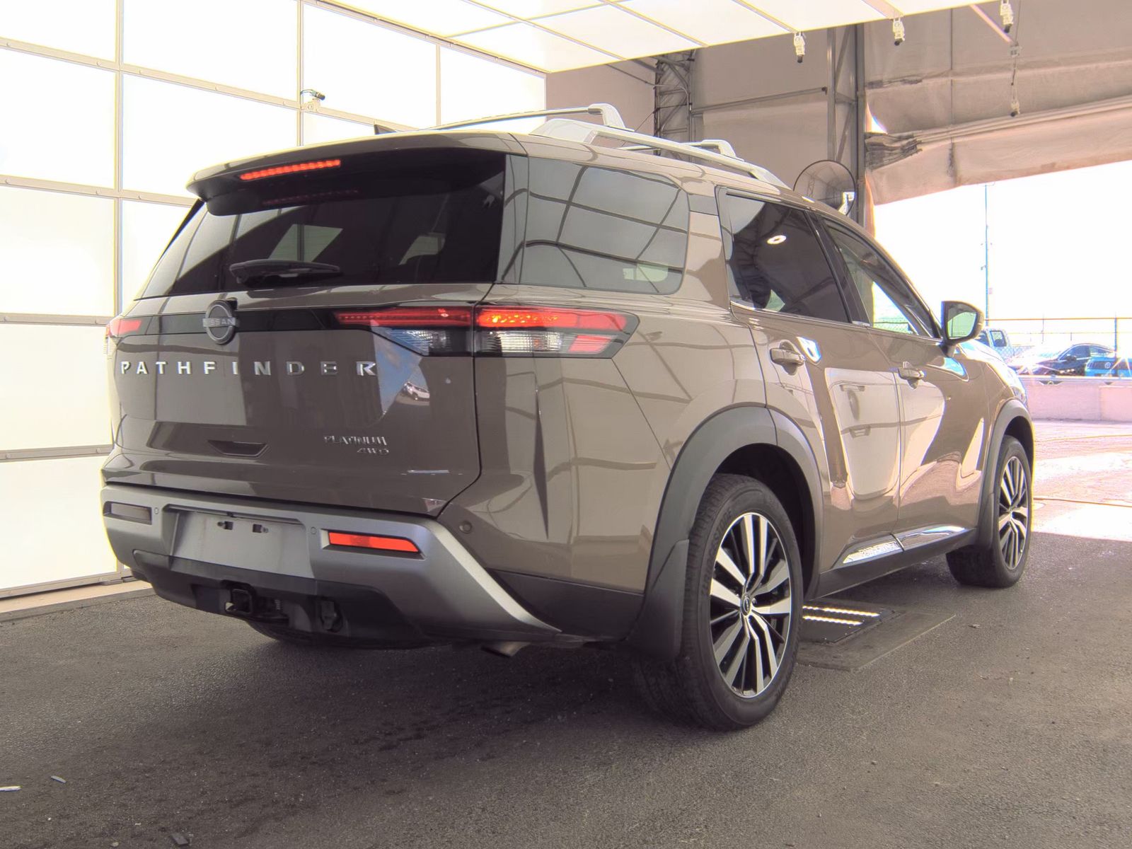 2023 Nissan Pathfinder Platinum AWD