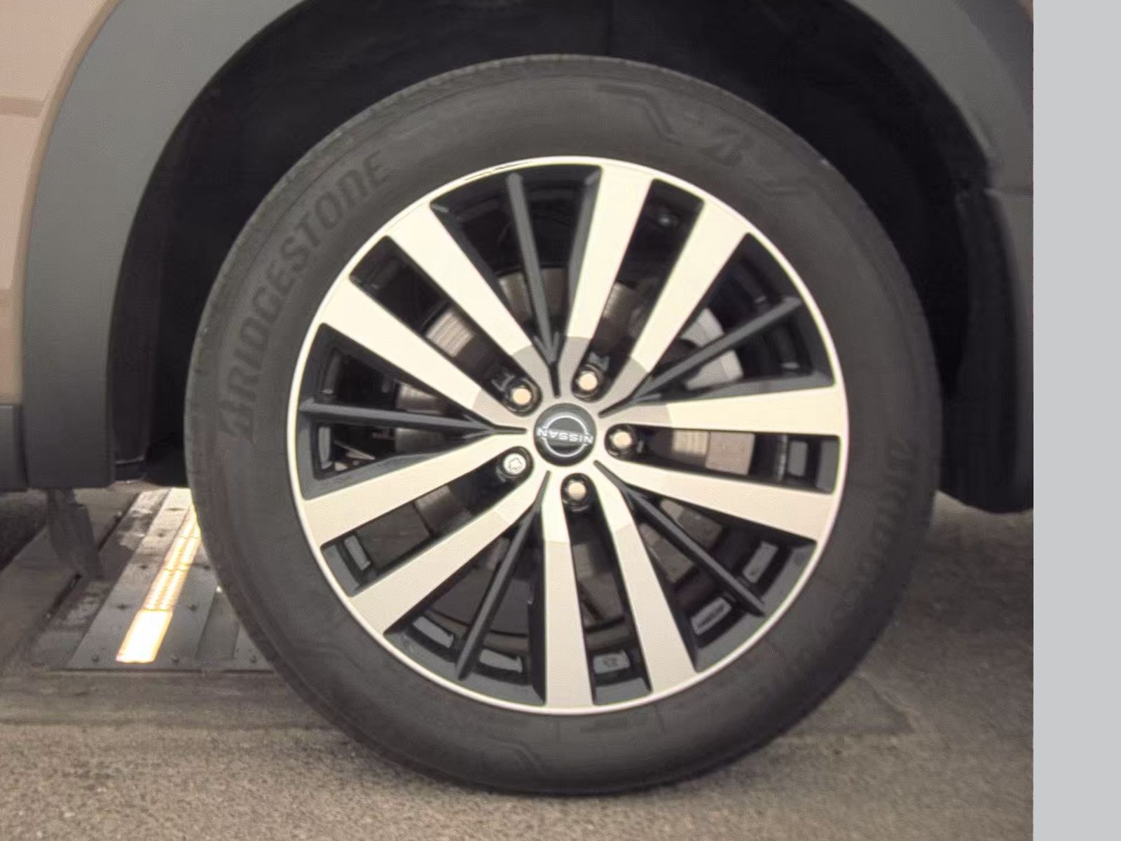 2023 Nissan Pathfinder Platinum AWD