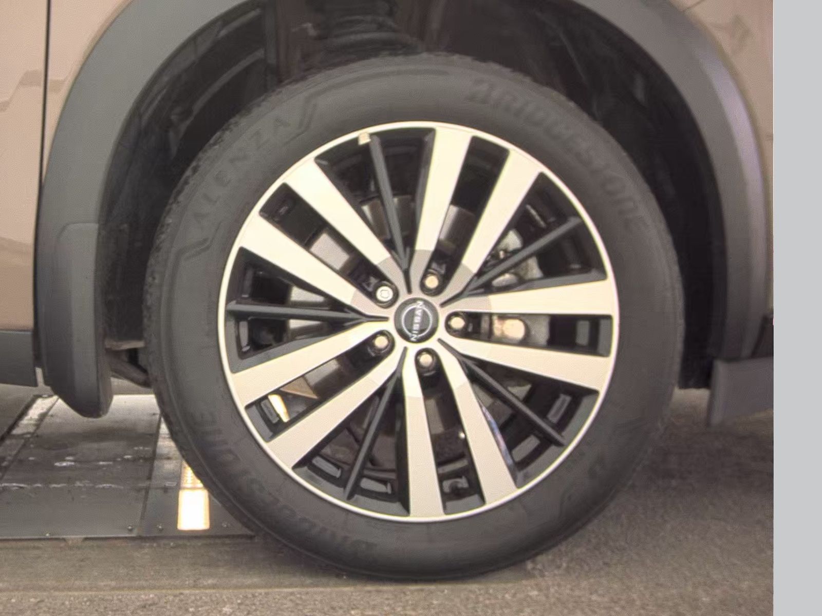 2023 Nissan Pathfinder Platinum AWD