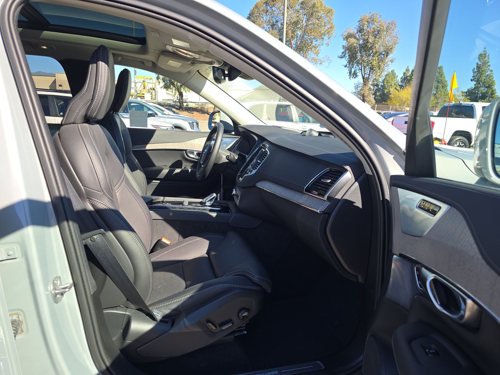 2024 Volvo XC90 Recharge T8 Ultimate AWD