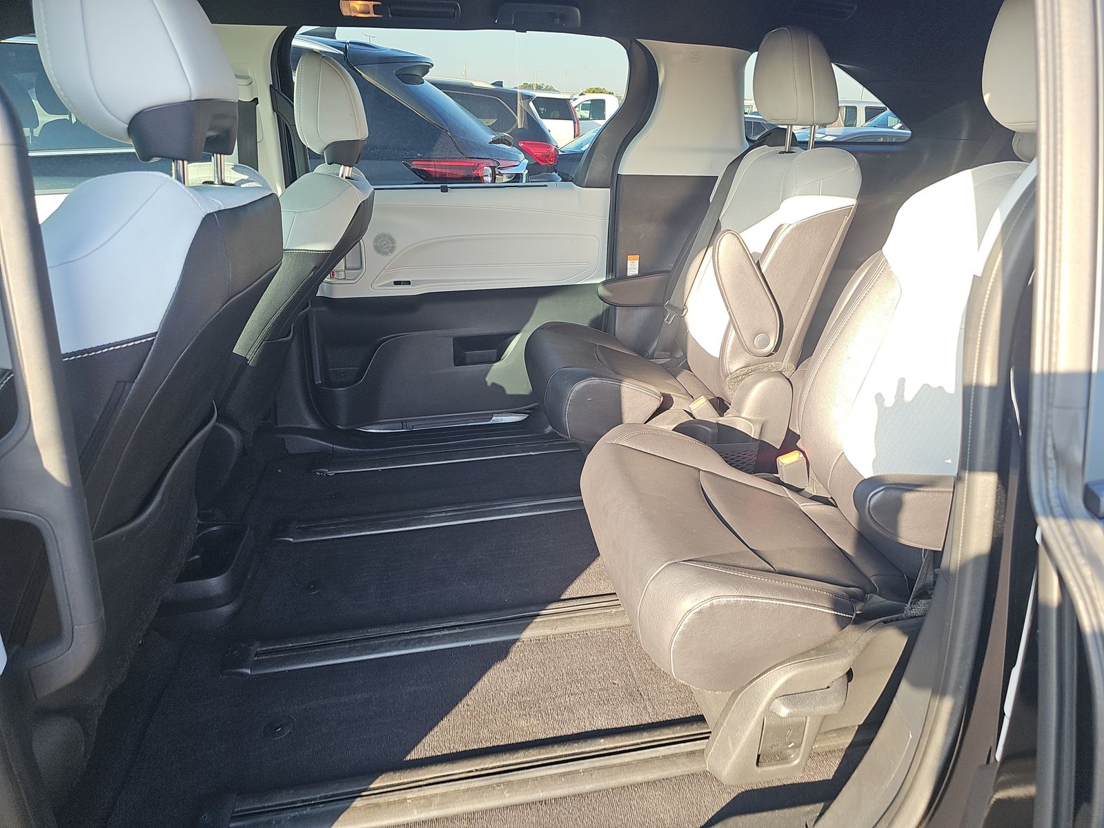 2025 Toyota Sienna XSE FWD