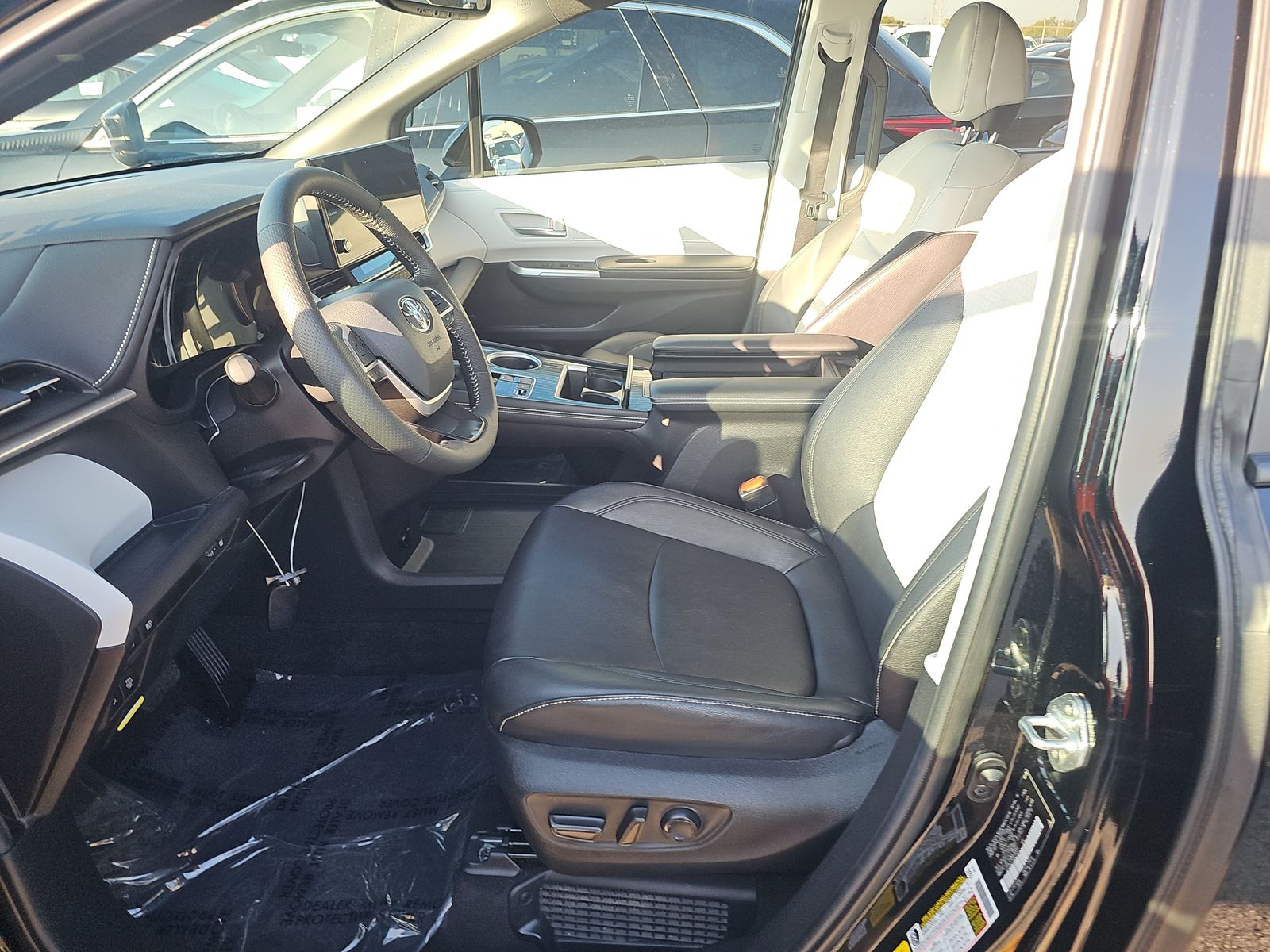 2025 Toyota Sienna XSE FWD