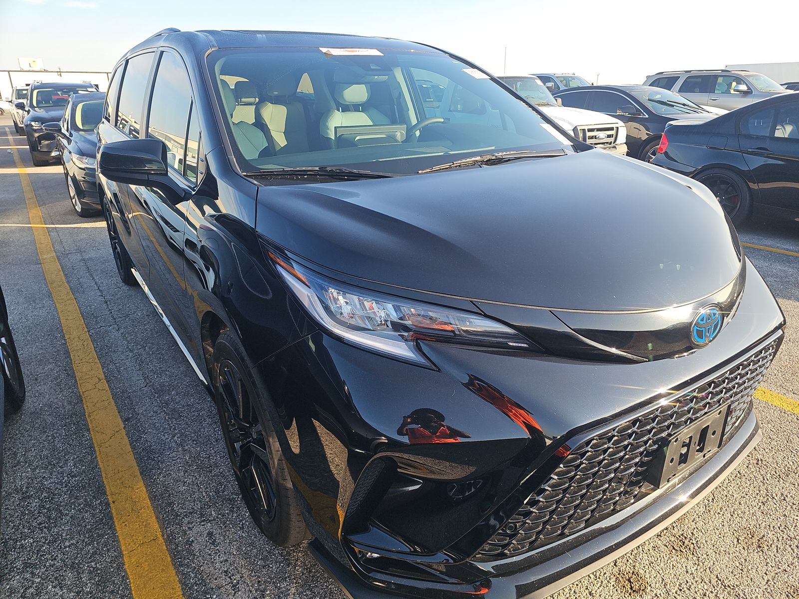 2025 Toyota Sienna XSE FWD