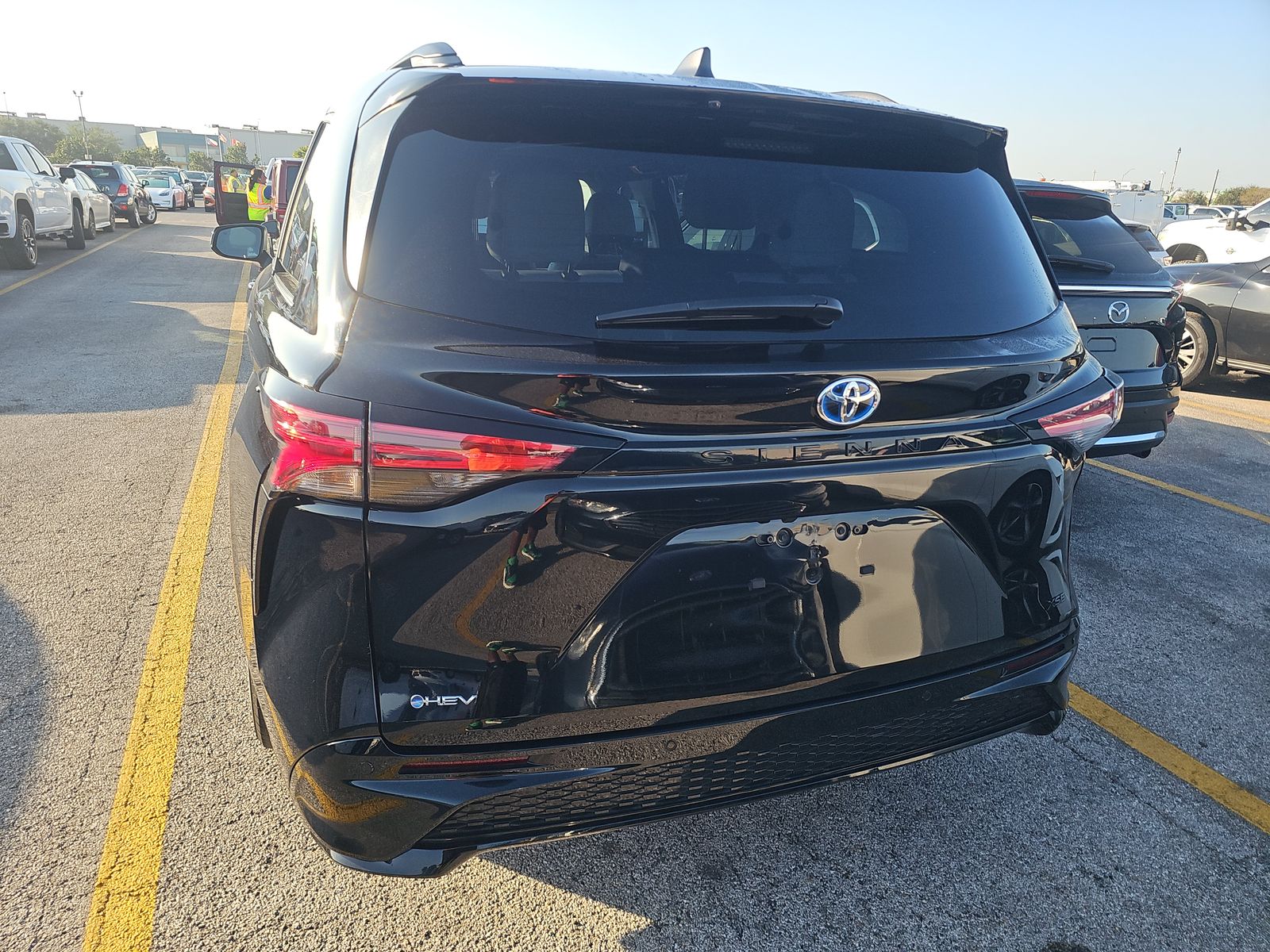 2025 Toyota Sienna XSE FWD