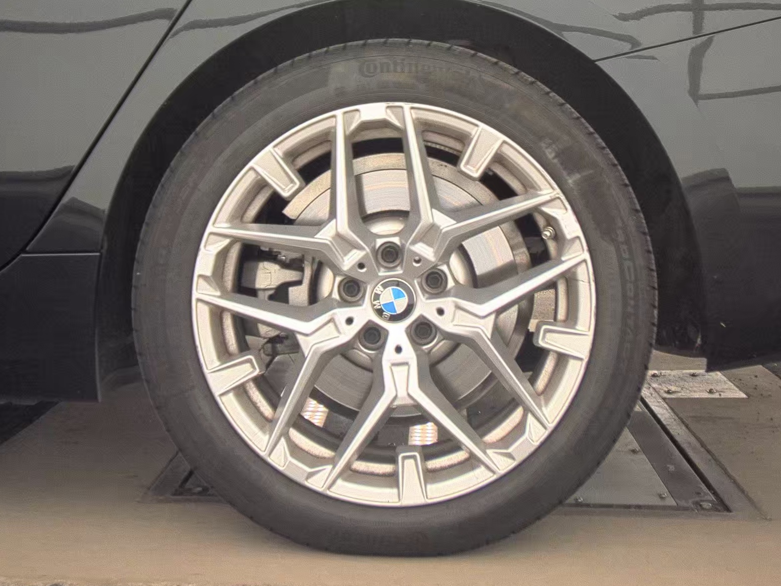 2025 BMW 3 Series 330i RWD