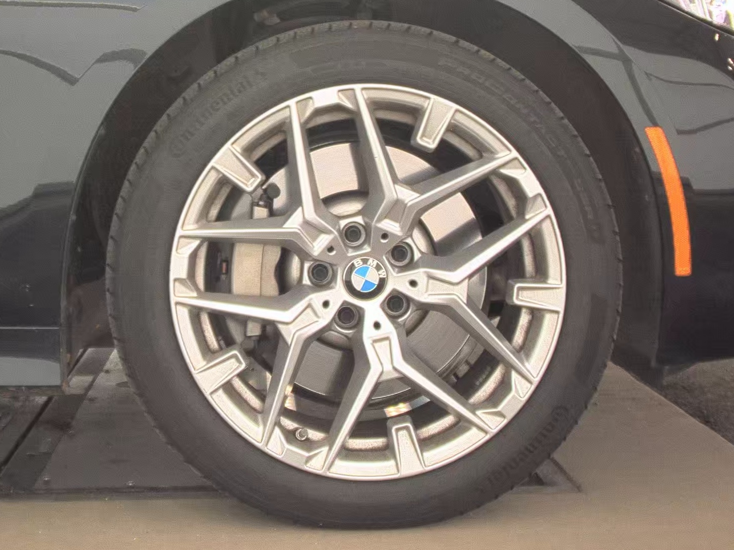 2025 BMW 3 Series 330i RWD