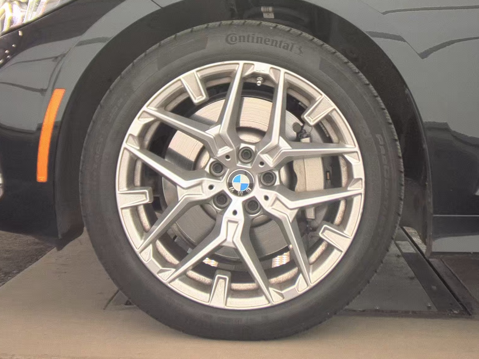 2025 BMW 3 Series 330i RWD