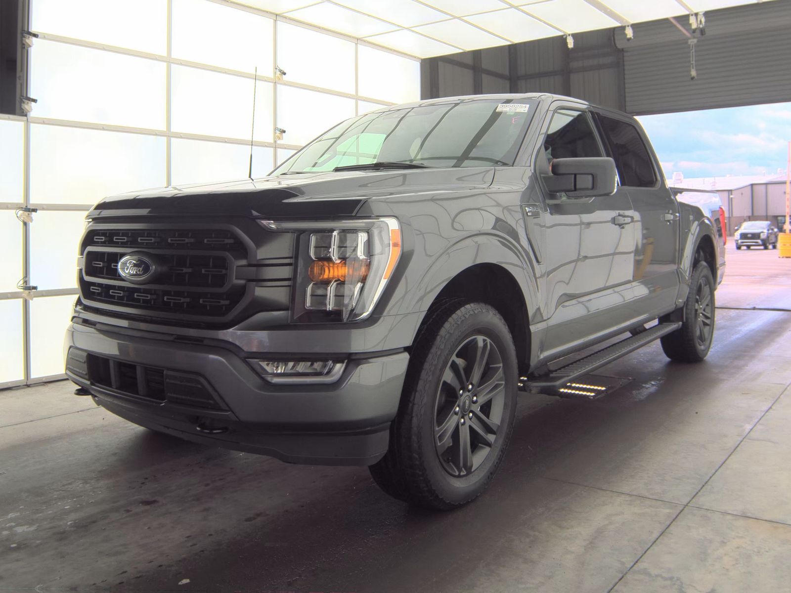 2023 Ford F-150 XLT AWD