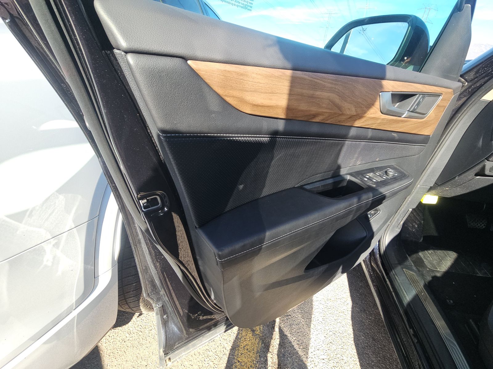 2025 Volkswagen Atlas 2.0T SE FWD