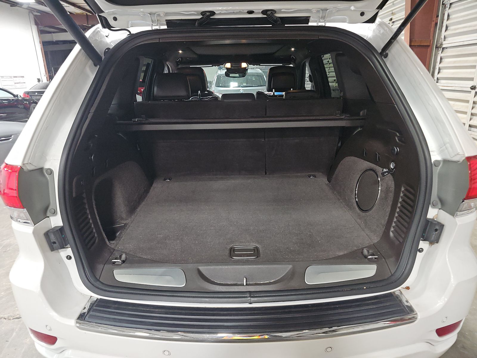 2019 Jeep Grand Cherokee Overland RWD