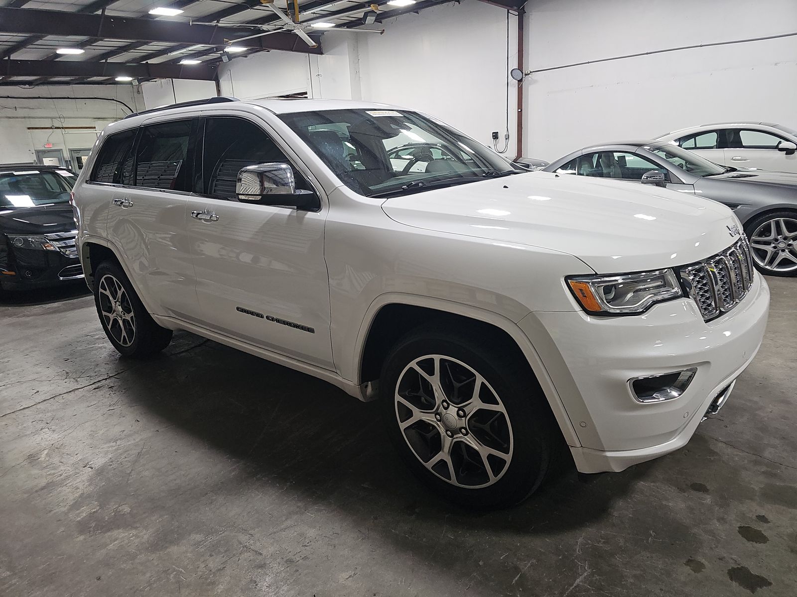 2019 Jeep Grand Cherokee Overland RWD