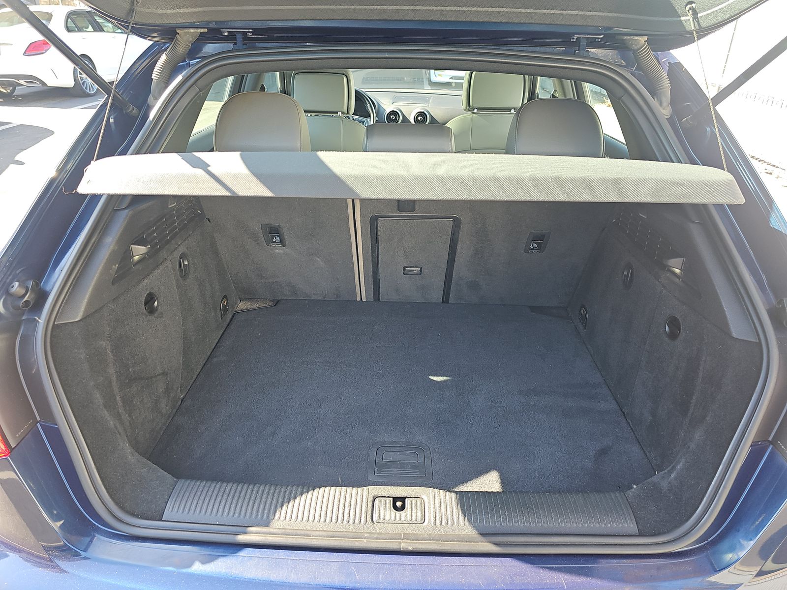 2017 Audi A3 e-tron Prestige FWD